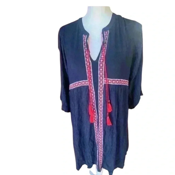 Old Navy ladies dress size medium. Tassels in front. Fully lined. Excellent find - Picture 1 of 6